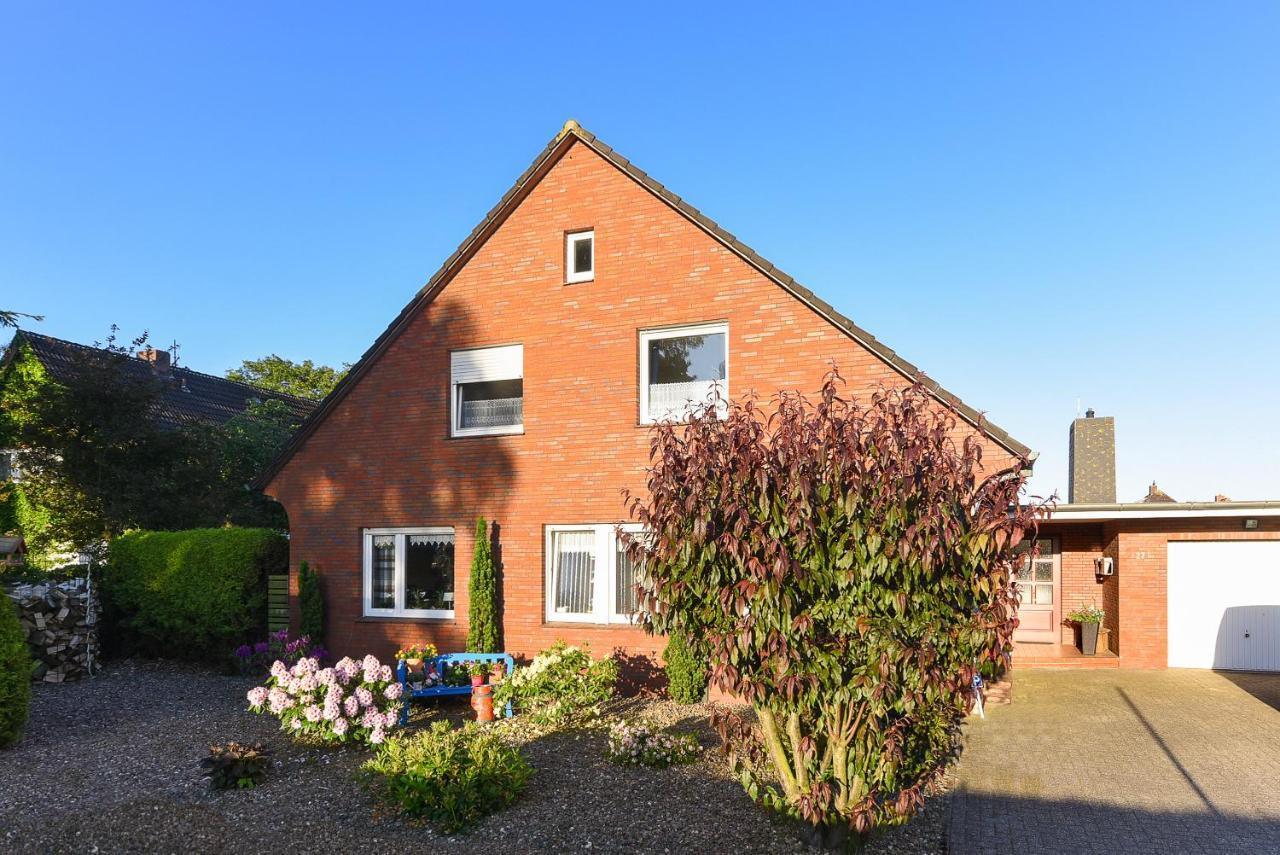 Ferienwohnung Haus Heimathafen Esens Exterior photo